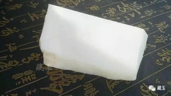 极品翡翠山料原石图片,翡翠山料色料-第20张图片-翡翠网 极品翡翠山料原石图片,翡翠山料色料-第20张图片-翡翠网