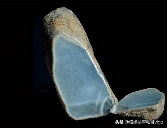 什么样原石翡翠容易有漂花,什么叫翡翠高冰飘花-第2张图片-翡翠网 什么样原石翡翠容易有漂花,什么叫翡翠高冰飘花-第2张图片-翡翠网