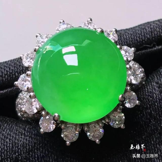 翡翠手镯送女同学有讲究吗翡翠有什么讲究-第1张图片-翡翠网 翡翠手镯送女同学有讲究吗翡翠有什么讲究-第1张图片-翡翠网