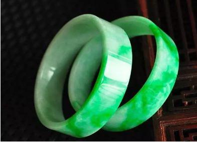 翡翠手镯搜狐,棉絮多的翡翠镯子-第3张图片-翡翠网 翡翠手镯搜狐,棉絮多的翡翠镯子-第3张图片-翡翠网