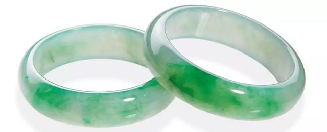 翡翠手镯自己怎么抛光翡翠手镯有裂纹怎么办-第5张图片-翡翠网 翡翠手镯自己怎么抛光翡翠手镯有裂纹怎么办-第5张图片-翡翠网