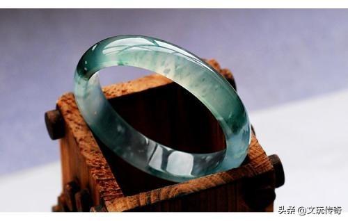 翡翠手镯裂了还可以带怎么办翡翠手镯裂了还能带吗-第1张图片-翡翠网 翡翠手镯裂了还可以带怎么办翡翠手镯裂了还能带吗-第1张图片-翡翠网