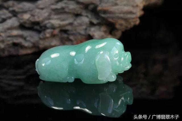 属虎带翡翠手镯,属虎戴什么翡翠-第7张图片-翡翠网 属虎带翡翠手镯,属虎戴什么翡翠-第7张图片-翡翠网