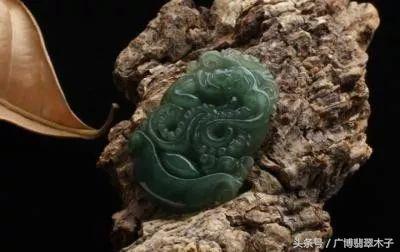 属虎带翡翠手镯,属虎戴什么翡翠-第15张图片-翡翠网 属虎带翡翠手镯,属虎戴什么翡翠-第15张图片-翡翠网