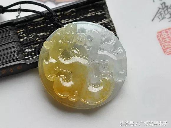 属虎带翡翠手镯,属虎戴什么翡翠-第17张图片-翡翠网 属虎带翡翠手镯,属虎戴什么翡翠-第17张图片-翡翠网