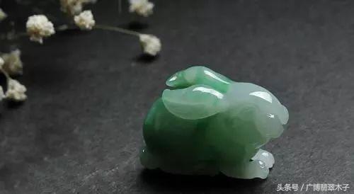 属虎带翡翠手镯,属虎戴什么翡翠-第20张图片-翡翠网 属虎带翡翠手镯,属虎戴什么翡翠-第20张图片-翡翠网