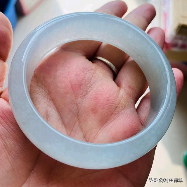 慈禧太后翡翠手镯欣赏翡翠手镯宽-第3张图片-翡翠网 慈禧太后翡翠手镯欣赏翡翠手镯宽-第3张图片-翡翠网