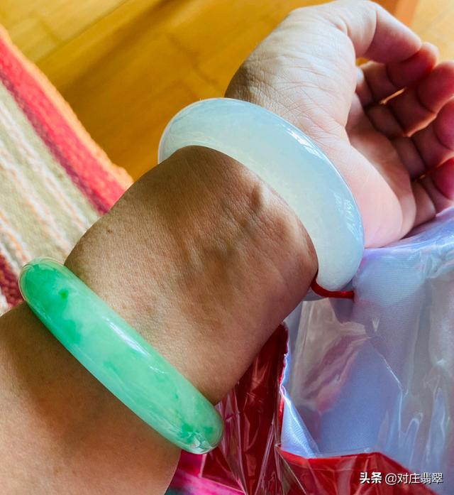 慈禧太后翡翠手镯欣赏翡翠手镯宽-第5张图片-翡翠网 慈禧太后翡翠手镯欣赏翡翠手镯宽-第5张图片-翡翠网