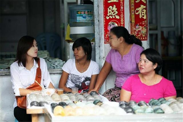 福禄寿翡翠镯子,古代翡翠手镯交易市场-第8张图片-翡翠网 福禄寿翡翠镯子,古代翡翠手镯交易市场-第8张图片-翡翠网