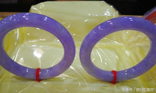 什么是糯种翡翠10000块春带彩翡翠手镯-第5张图片-翡翠网 什么是糯种翡翠10000块春带彩翡翠手镯-第5张图片-翡翠网