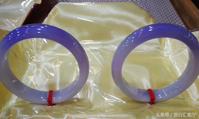 什么是糯种翡翠10000块春带彩翡翠手镯-第9张图片-翡翠网 什么是糯种翡翠10000块春带彩翡翠手镯-第9张图片-翡翠网