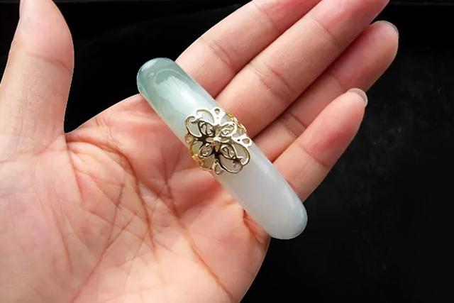 翡翠手镯有裂纹怎么办,翡翠手镯断裂修复-第5张图片-翡翠网 翡翠手镯有裂纹怎么办,翡翠手镯断裂修复-第5张图片-翡翠网