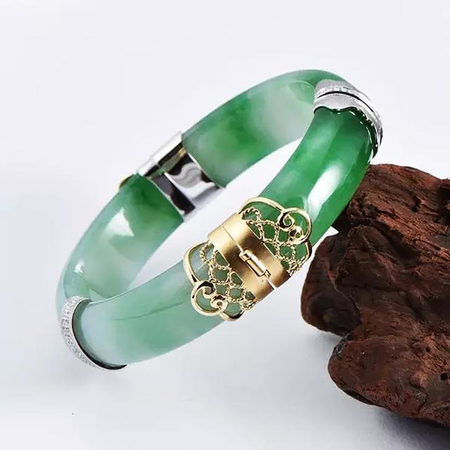 翡翠手镯有裂纹怎么办,翡翠手镯断裂修复-第10张图片-翡翠网 翡翠手镯有裂纹怎么办,翡翠手镯断裂修复-第10张图片-翡翠网