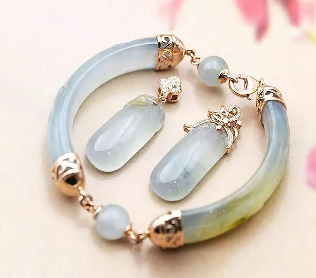 翡翠手镯有裂纹怎么办,翡翠手镯断裂修复-第15张图片-翡翠网 翡翠手镯有裂纹怎么办,翡翠手镯断裂修复-第15张图片-翡翠网