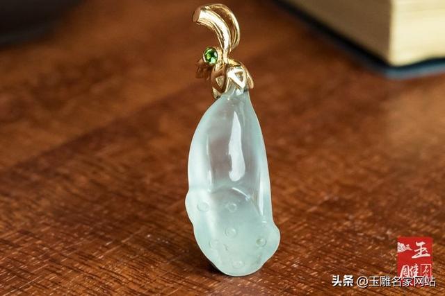 晴水翡翠手镯,糯种晴水翡翠手镯价格-第4张图片-翡翠网 晴水翡翠手镯,糯种晴水翡翠手镯价格-第4张图片-翡翠网