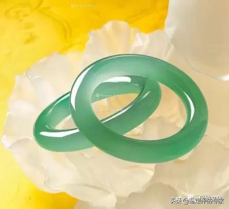 金镶翡翠手镯价格翡翠镶金好吗-第8张图片-翡翠网 金镶翡翠手镯价格翡翠镶金好吗-第8张图片-翡翠网