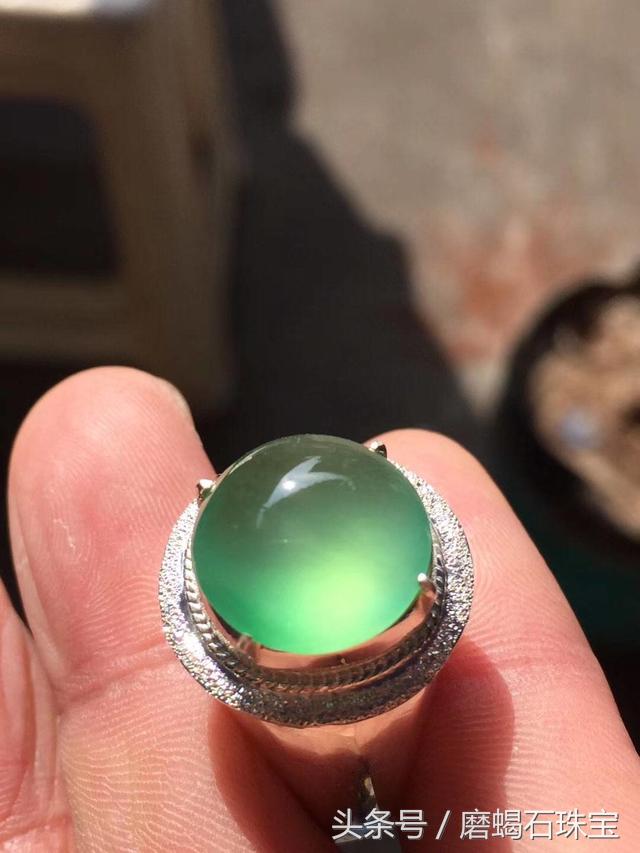 冰晴翡翠价格高吗玉价格高还是翡翠价格高-第1张图片-翡翠网 冰晴翡翠价格高吗玉价格高还是翡翠价格高-第1张图片-翡翠网