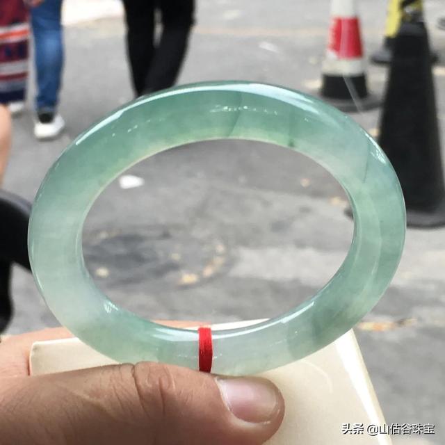 翡翠手镯棉线,翡翠里面有棉絮好不好-第2张图片-翡翠网 翡翠手镯棉线,翡翠里面有棉絮好不好-第2张图片-翡翠网