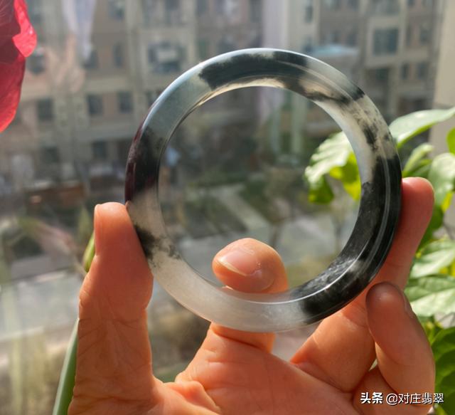 翡翠手镯12种颜色水墨翡翠手镯-第2张图片-翡翠网 翡翠手镯12种颜色水墨翡翠手镯-第2张图片-翡翠网