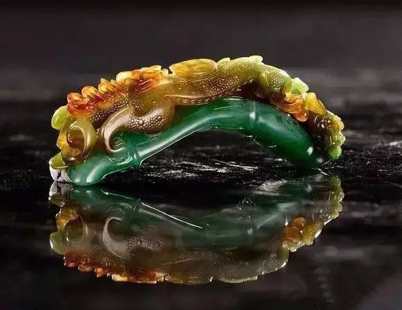 翡翠手镯12种颜色,七彩翡翠手镯惊现盛世-第2张图片-翡翠网 翡翠手镯12种颜色,七彩翡翠手镯惊现盛世-第2张图片-翡翠网