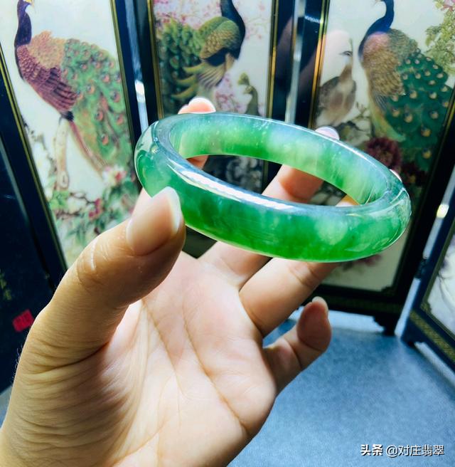 细条翡翠手镯图片,手镯翡翠细-第1张图片-翡翠网 细条翡翠手镯图片,手镯翡翠细-第1张图片-翡翠网