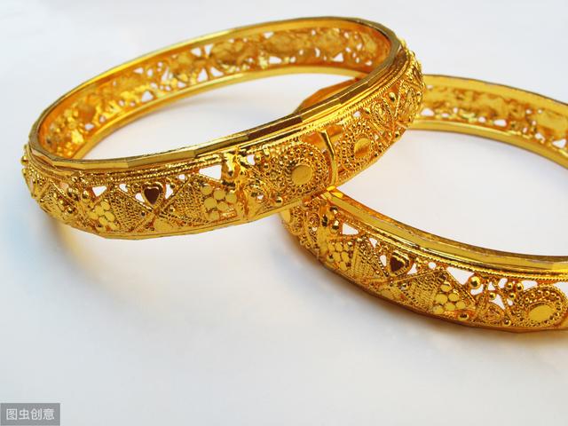 翡翠手镯的描述活口翡翠手镯-第3张图片-翡翠网 翡翠手镯的描述活口翡翠手镯-第3张图片-翡翠网