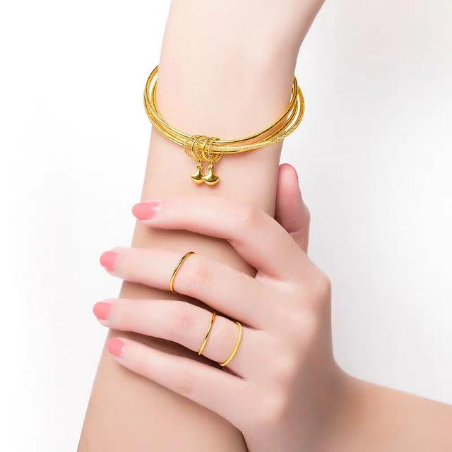 翡翠手镯的描述活口翡翠手镯-第6张图片-翡翠网 翡翠手镯的描述活口翡翠手镯-第6张图片-翡翠网