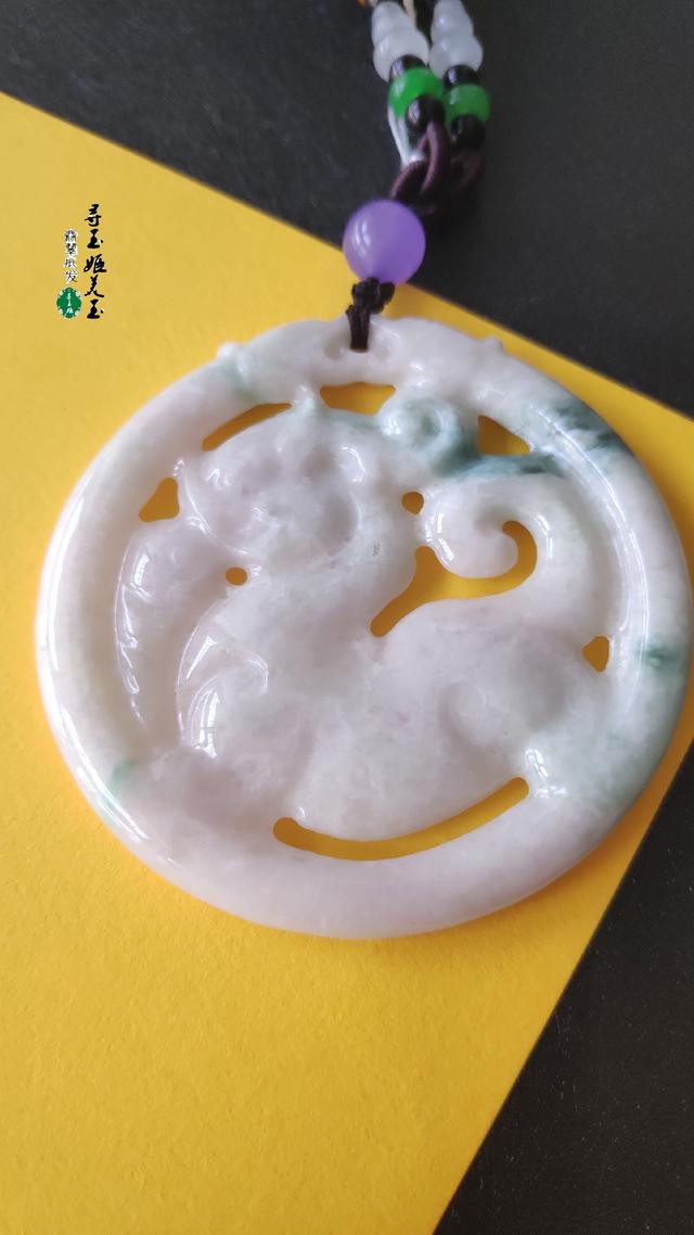 玉镯淡紫淡绿好吗翡翠手镯淡绿淡紫-第2张图片-翡翠网 玉镯淡紫淡绿好吗翡翠手镯淡绿淡紫-第2张图片-翡翠网