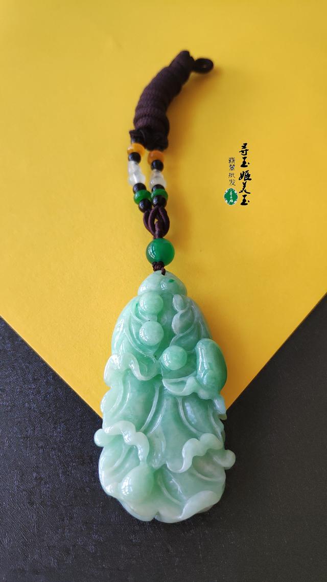 玉镯淡紫淡绿好吗翡翠手镯淡绿淡紫-第6张图片-翡翠网 玉镯淡紫淡绿好吗翡翠手镯淡绿淡紫-第6张图片-翡翠网