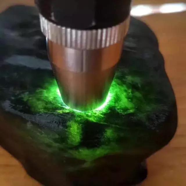 翡翠毛料原石,加工的翡翠原石怎么卖-第10张图片-翡翠网 翡翠毛料原石,加工的翡翠原石怎么卖-第10张图片-翡翠网