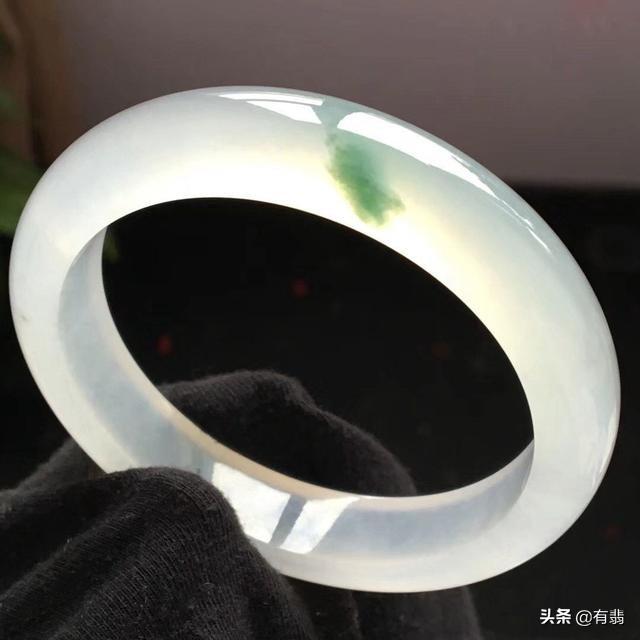 正装手镯什么意思,翡翠正装手镯-第4张图片-翡翠网 正装手镯什么意思,翡翠正装手镯-第4张图片-翡翠网