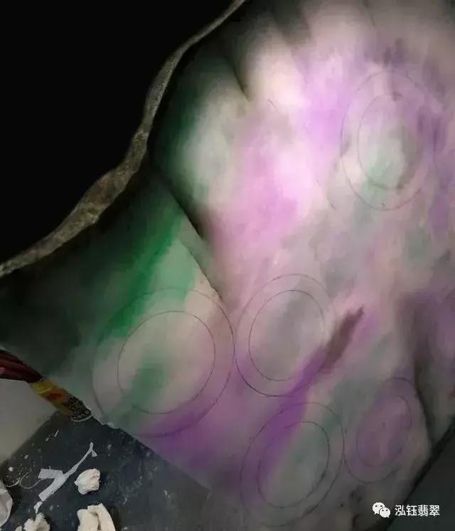 周大生买的5000多的翡翠手镯多彩翡翠手镯-第2张图片-翡翠网 周大生买的5000多的翡翠手镯多彩翡翠手镯-第2张图片-翡翠网