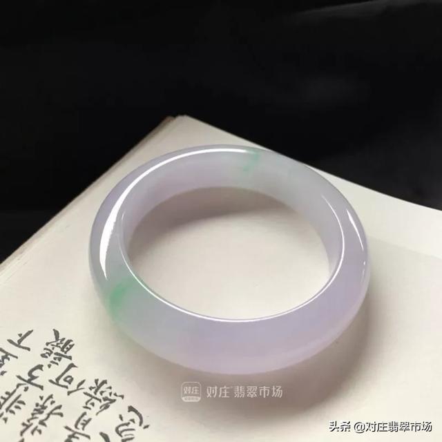 不懂翡翠该怎么买手镯翡翠种水料贵还是色料贵-第24张图片-翡翠网