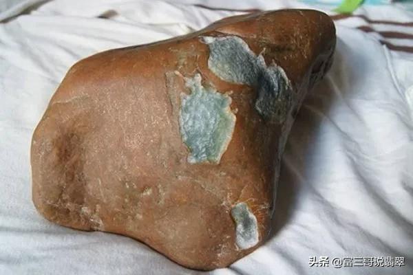 翡翠赌石原石什么是冰赌石笔记翡翠原石-第8张图片-翡翠网 翡翠赌石原石什么是冰赌石笔记翡翠原石-第8张图片-翡翠网