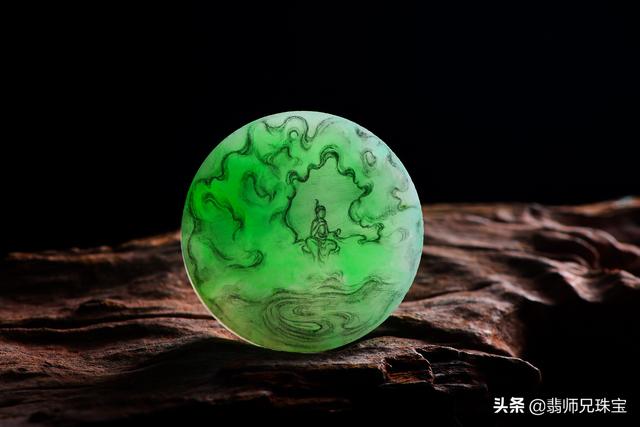 镯心料雕刻成品上身图,翡翠手镯镯心设计-第4张图片-翡翠网 镯心料雕刻成品上身图,翡翠手镯镯心设计-第4张图片-翡翠网