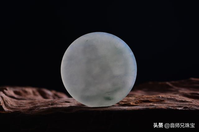 镯心料雕刻成品上身图,翡翠手镯镯心设计-第6张图片-翡翠网 镯心料雕刻成品上身图,翡翠手镯镯心设计-第6张图片-翡翠网