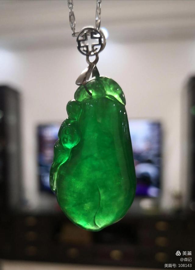 什么是a货翡翠,浅灰绿色翡翠a货手镯多少钱-第15张图片-翡翠网 什么是a货翡翠,浅灰绿色翡翠a货手镯多少钱-第15张图片-翡翠网