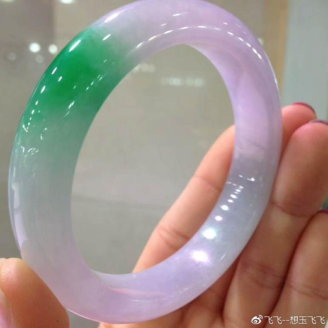 贵妃玉手镯粉色有什么意义,翡翠贵妃手镯的寓意-第3张图片-翡翠网 贵妃玉手镯粉色有什么意义,翡翠贵妃手镯的寓意-第3张图片-翡翠网