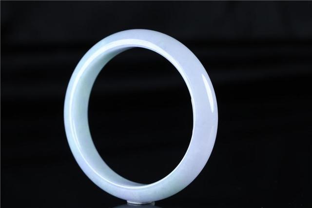 翡翠冰的手镯多钱,正冰翡翠手镯多少钱-第8张图片-翡翠网 翡翠冰的手镯多钱,正冰翡翠手镯多少钱-第8张图片-翡翠网