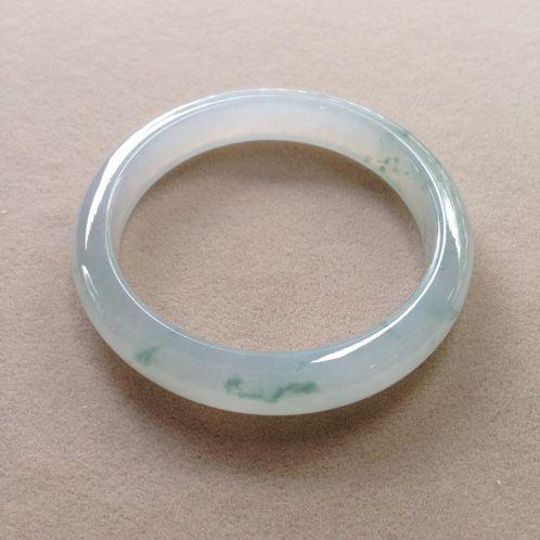 强光手电如何鉴定翡翠手镯照翡翠原石强光手电哪里有卖的-第4张图片-翡翠网 强光手电如何鉴定翡翠手镯照翡翠原石强光手电哪里有卖的-第4张图片-翡翠网