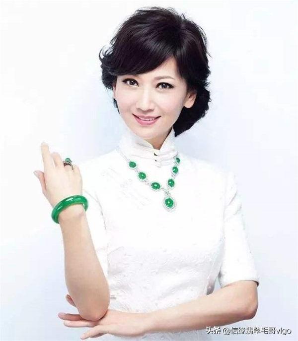 翡翠认主人一般要多久,女性带翡翠手镯的好处-第2张图片-翡翠网 翡翠认主人一般要多久,女性带翡翠手镯的好处-第2张图片-翡翠网