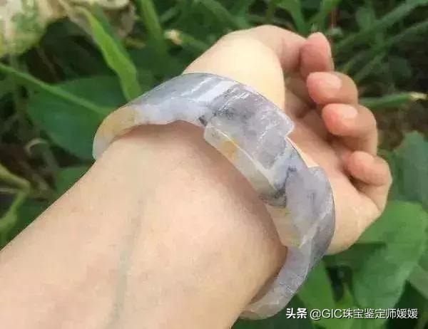 翡翠手镯的形状,翡翠手镯12种颜色-第2张图片-翡翠网 翡翠手镯的形状,翡翠手镯12种颜色-第2张图片-翡翠网