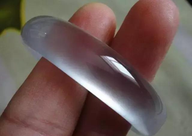 翡翠玻璃种手镯翡翠贵妃手镯糯冰种-第10张图片-翡翠网 翡翠玻璃种手镯翡翠贵妃手镯糯冰种-第10张图片-翡翠网