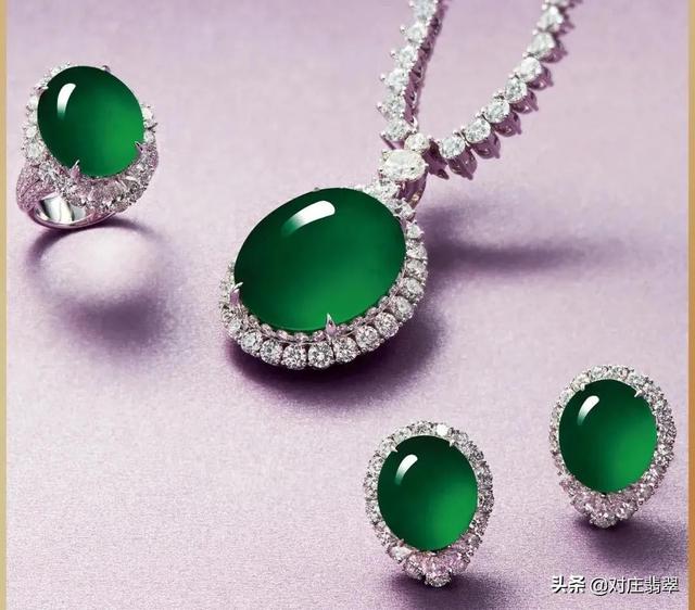 周大生翡翠手镯价格周大生珠宝官方网查询-第4张图片-翡翠网 周大生翡翠手镯价格周大生珠宝官方网查询-第4张图片-翡翠网