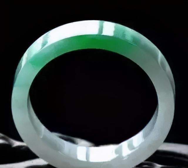 雕花玉镯图案说法,翡翠雕花手镯-第6张图片-翡翠网 雕花玉镯图案说法,翡翠雕花手镯-第6张图片-翡翠网