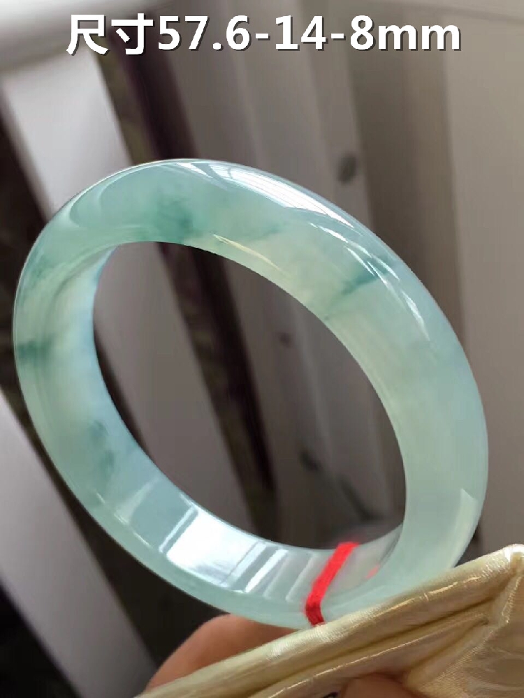 糯冰翡翠手镯什么价格视频,糯冰翡翠手镯什么价格-第2张图片-翡翠网 糯冰翡翠手镯什么价格视频,糯冰翡翠手镯什么价格-第2张图片-翡翠网