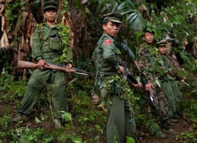 翡翠原石为什么在河边,河滩捡玉石原石教程-第2张图片-翡翠网 翡翠原石为什么在河边,河滩捡玉石原石教程-第2张图片-翡翠网