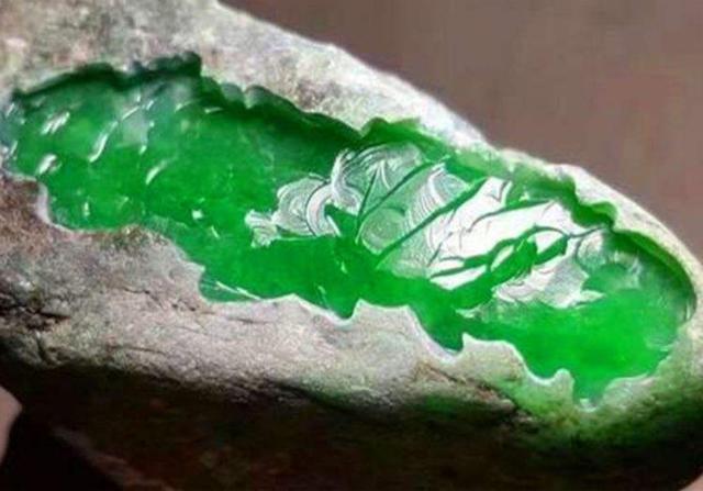 翡翠原石为什么在河边,河滩捡玉石原石教程-第4张图片-翡翠网 翡翠原石为什么在河边,河滩捡玉石原石教程-第4张图片-翡翠网