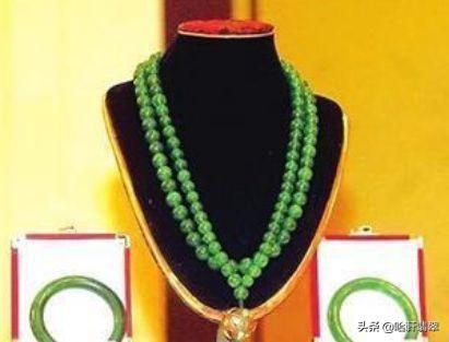 翡翠是从什么时候传入中国的,宋美龄的翡翠手镯-第10张图片-翡翠网 翡翠是从什么时候传入中国的,宋美龄的翡翠手镯-第10张图片-翡翠网