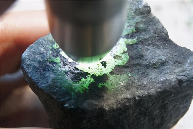 翡翠脱沙知识点翡翠人工脱沙-第8张图片-翡翠网 翡翠脱沙知识点翡翠人工脱沙-第8张图片-翡翠网